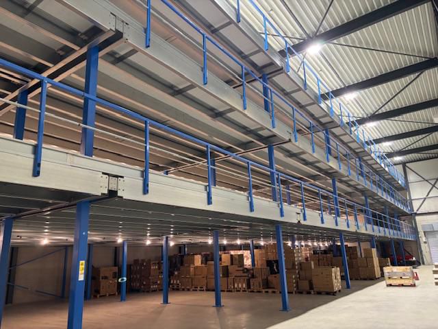 Almacon Storage Systems BV is gespecialiseerd in het ontwerpen van dragende constructies in magazijnen. Mezzanines