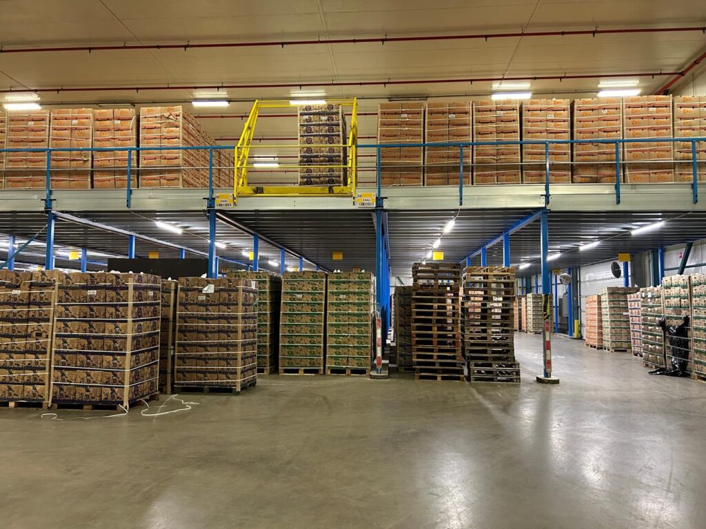 Almacon Storage Systems BV is gespecialiseerd in het ontwerpen van dragende constructies in magazijnen. Mezzanines